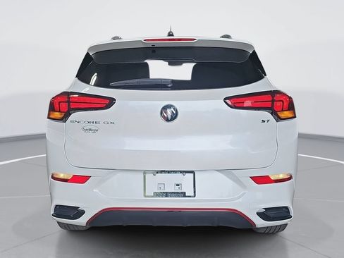 Used 2022 Buick Encore GX Preferred w/ Sport Touring Package FWD image 5