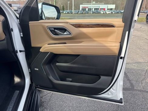 Used 2021 Chevrolet Suburban Premier w/ Premium Package image 30