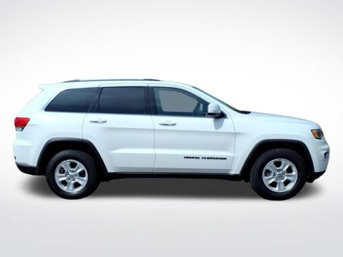 Used 2017 Jeep Grand Cherokee Laredo w/ Quick Order Package 23E AWD/4WD image 8