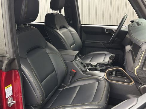 Used 2025 Ford Bronco Badlands w/ Sasquatch Package image 36