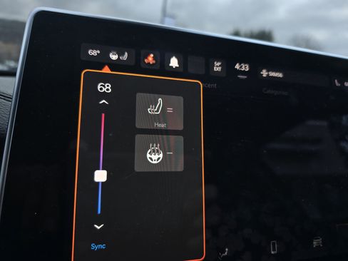 Used 2023 Jeep Compass Limited image 23