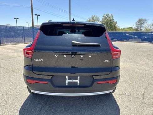 Certified 2025 Volvo XC40 B5 Core w/ Protection Package Premier AWD/4WD image 6