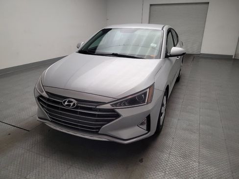 Used 2019 Hyundai Elantra SE FWD image 15