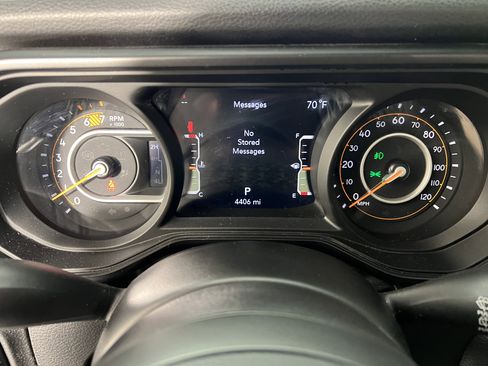 Used 2025 Jeep Wrangler Sport S image 27