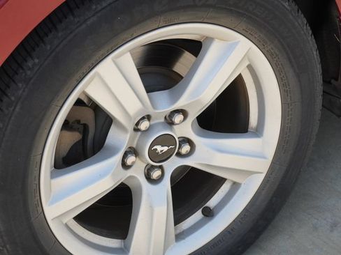 Used 2016 Ford Mustang Coupe RWD image 10