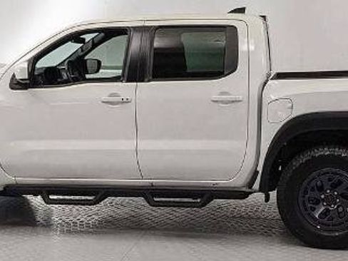 Used 2025 Nissan Frontier PRO-4X AWD/4WD image 5