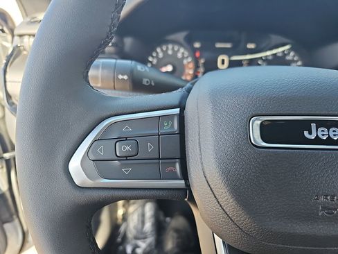 New 2026 Jeep Compass Latitude image 16