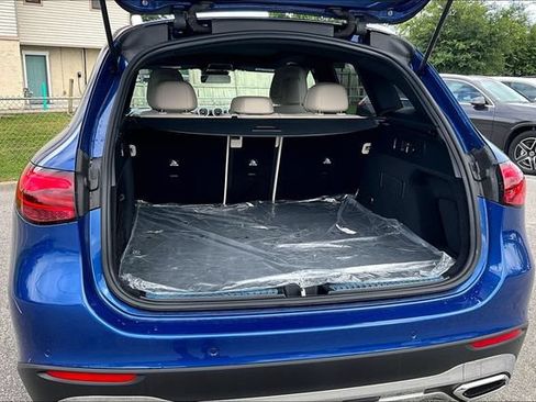 Used 2025 Mercedes-Benz GLC 300 4MATIC image 24