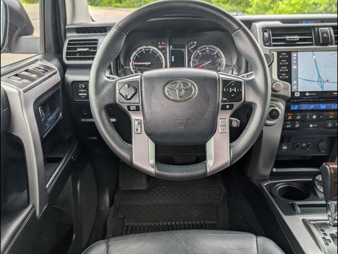 Used 2021 Toyota 4Runner Limited AWD/4WD image 8