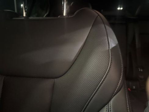 Used 2024 BMW 330i xDrive Sedan w/ Convenience Package image 6