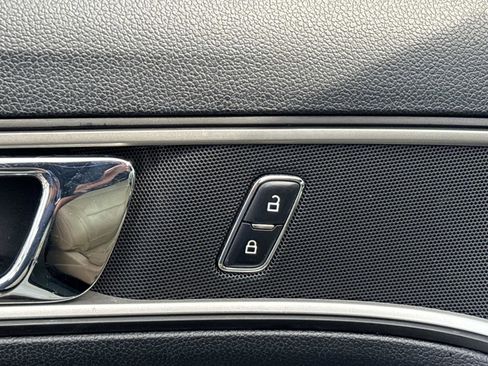 Used 2016 Ford Explorer XLT w/ Equipment Group 202A image 13