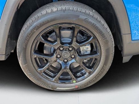 New 2026 Jeep Compass Latitude image 9