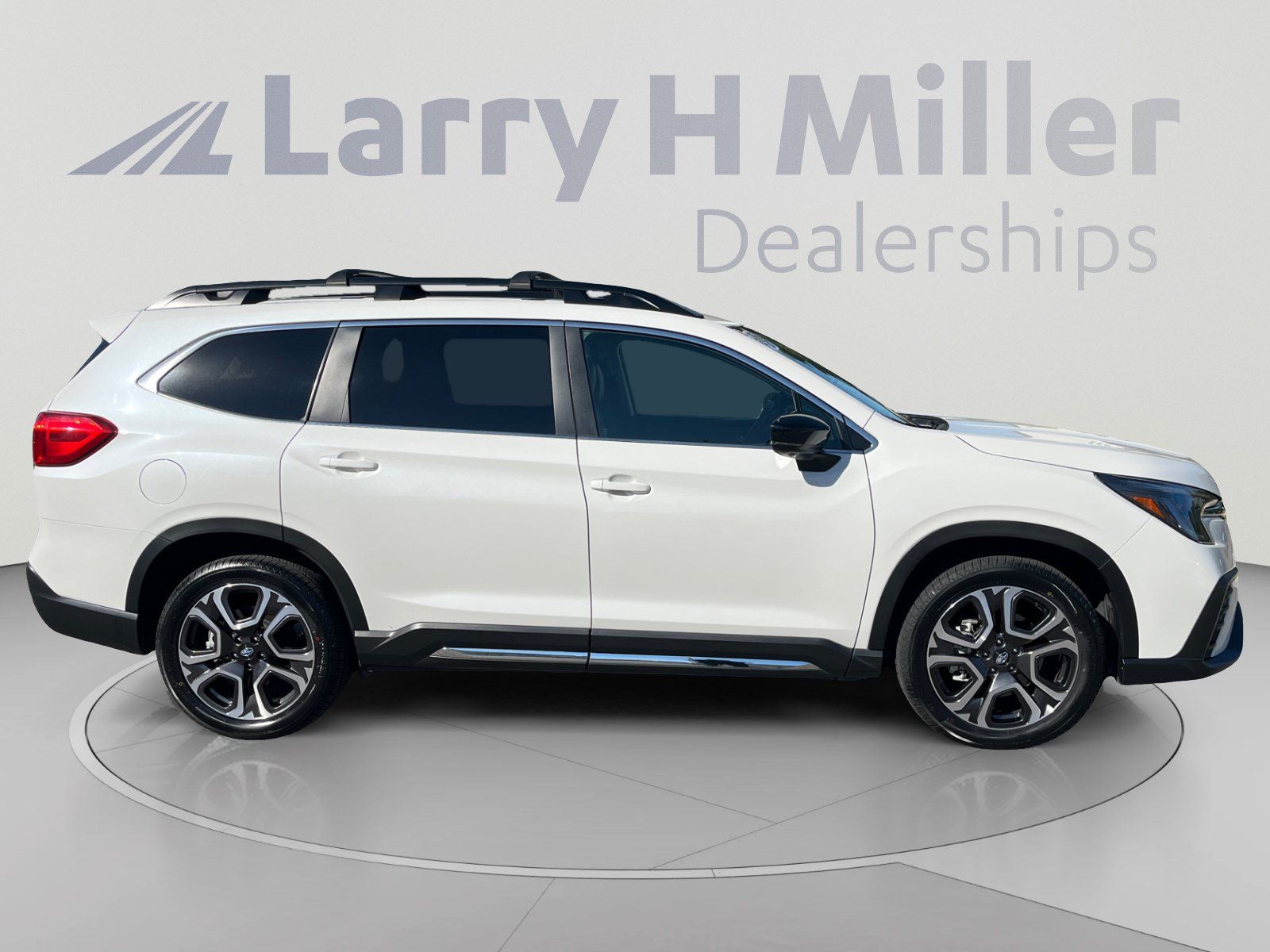 Used 2025 Subaru Ascent Limited AWD/4WD image 6