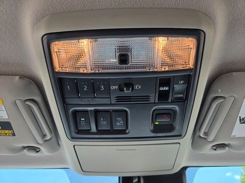 Used 2021 Toyota 4Runner Limited AWD/4WD image 23