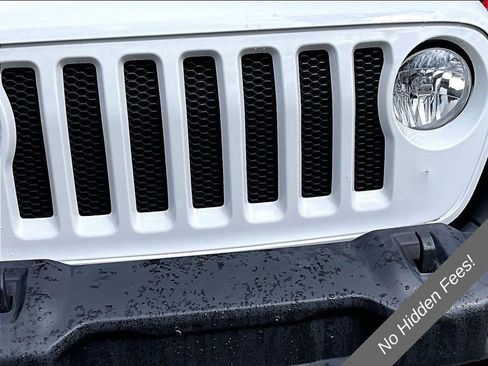 Used 2018 Jeep Wrangler Unlimited Sport S AWD/4WD image 25