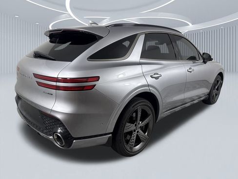Used 2024 Genesis GV70 3.5T Sport w/ Sport Prestige Package image 4