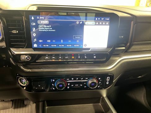 Certified 2023 Chevrolet Silverado 1500 LTZ AWD/4WD image 23