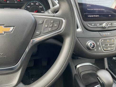 Used 2021 Chevrolet Malibu LT image 24