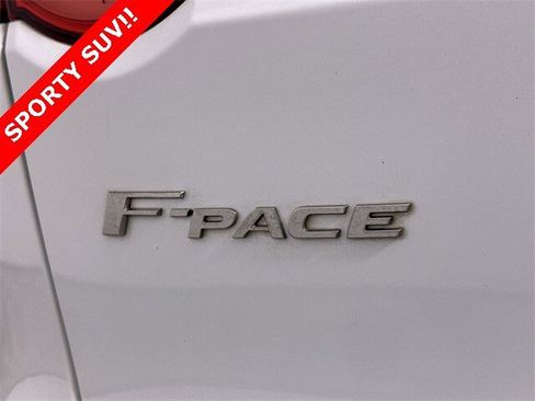 Used 2020 Jaguar F-PACE Premium image 33