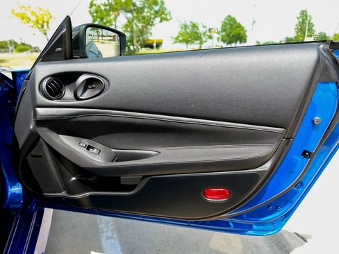Used 2023 Nissan Z w/ Floor Mat Package (L93) RWD image 34