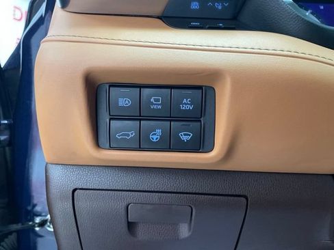Used 2021 Toyota Highlander Platinum AWD/4WD image 23