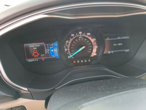 Used 2020 Ford Fusion SE image 14