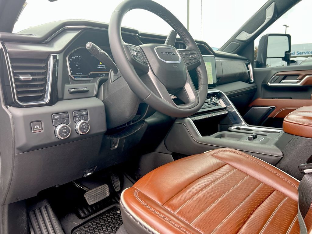 Used 2024 GMC Sierra 2500 Denali Ultimate w/ Max Trailering Package AWD/4WD image 10