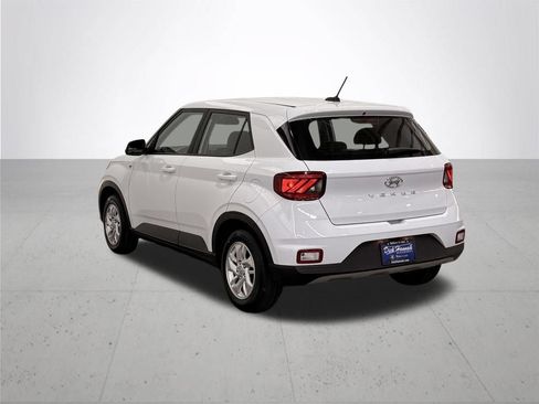 Used 2023 Hyundai Venue SE FWD image 14