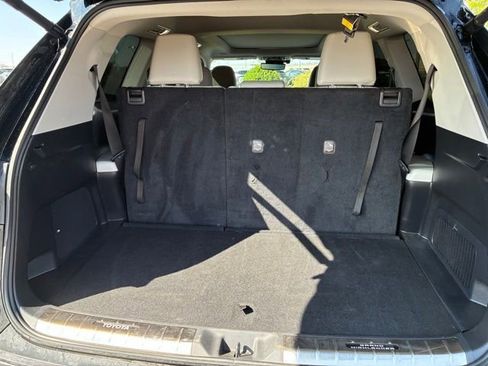 Used 2024 Toyota Grand Highlander AWD image 20