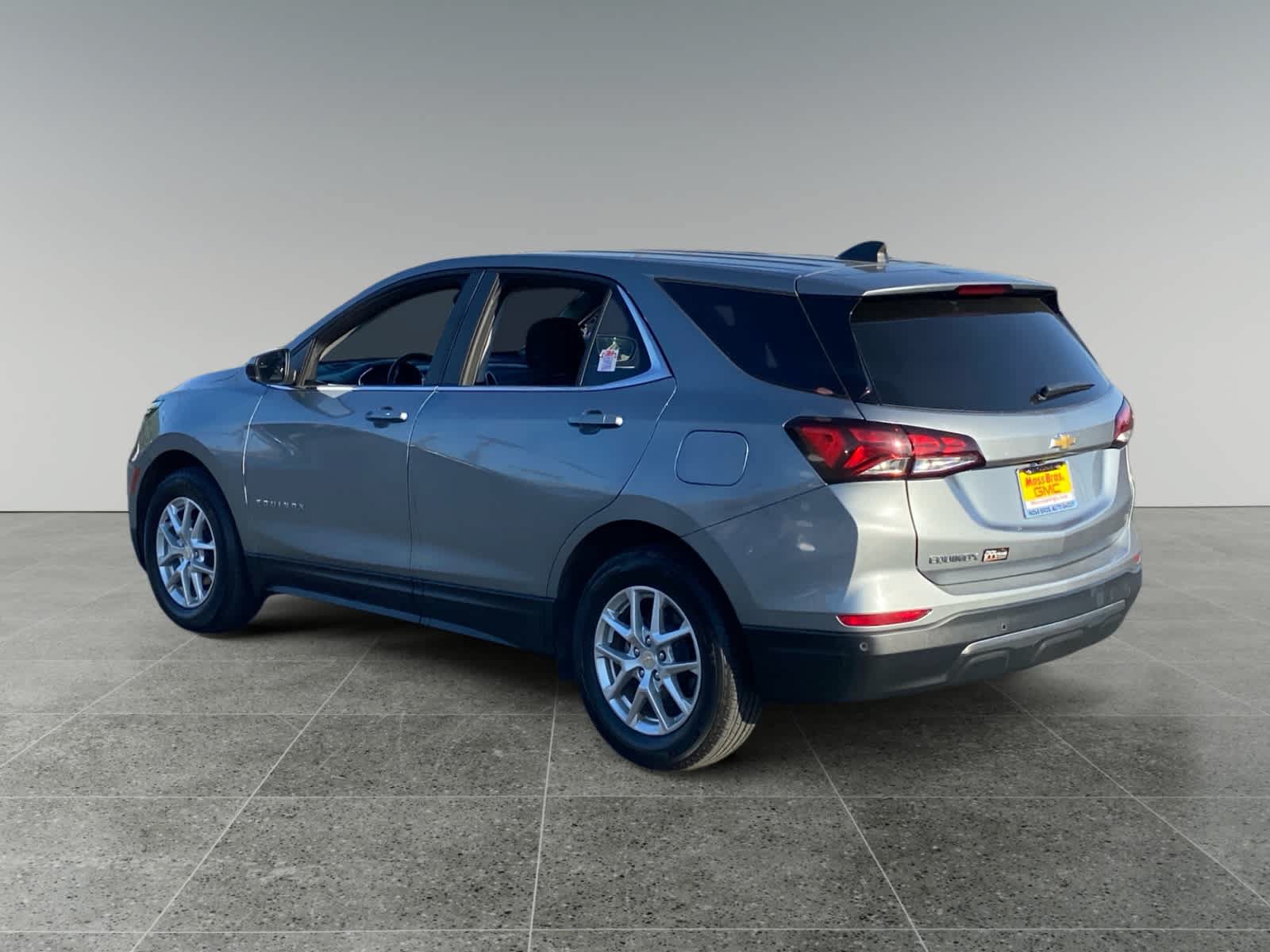 Used 2024 Chevrolet Equinox LT FWD image 3
