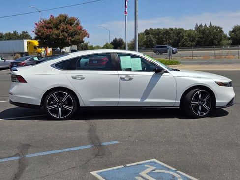 Used 2024 Honda Accord Sport image 3