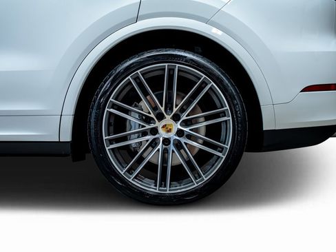 Used 2021 Porsche Cayenne Turbo image 23
