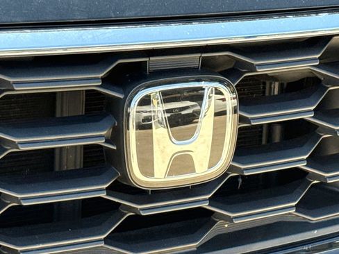 Used 2025 Honda Pilot EX-L image 5