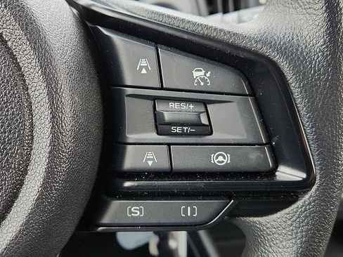 Used 2025 Subaru Crosstrek 2.0i image 17