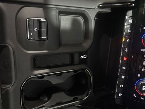 Used 2025 GMC Sierra 2500 AT4X w/ AT4X AEV Edition AWD/4WD image 17