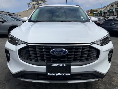 Used 2023 Ford Escape SE FWD image 2