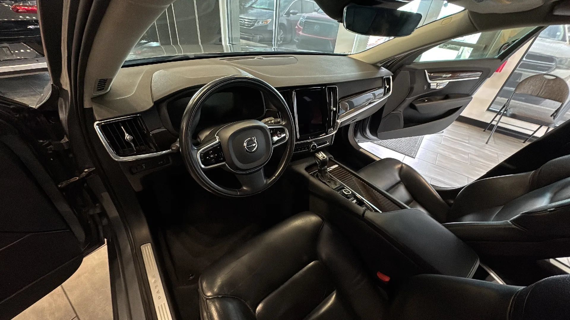 Used 2018 Volvo S90 T6 Momentum AWD/4WD image 24