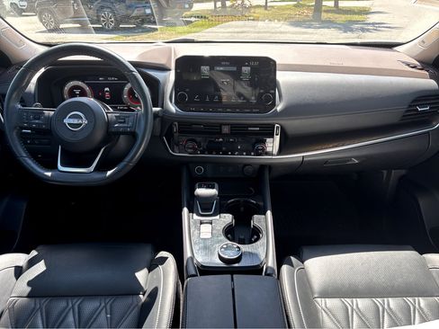 Used 2023 Nissan Rogue Platinum w/ Platinum Premium Package image 4