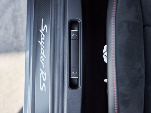 Used 2025 Porsche 718 Boxster Spyder RS w/ Accent Package Logos image 43