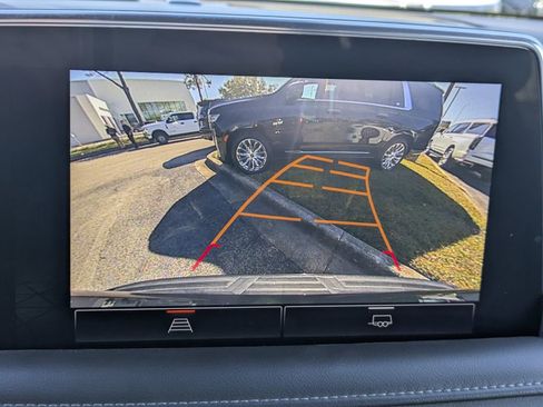 Used 2023 GMC Yukon XL SLT image 23