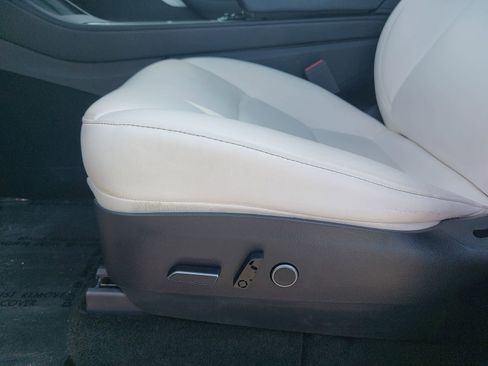 Used 2021 Tesla Model Y Long Range image 29