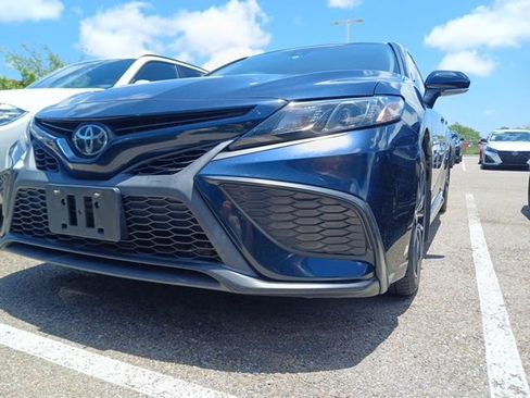 Used 2021 Toyota Camry SE w/ Convenience Package FWD image 8