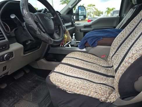 Used 2019 Ford F250 XLT w/ XLT Premium Package image 4