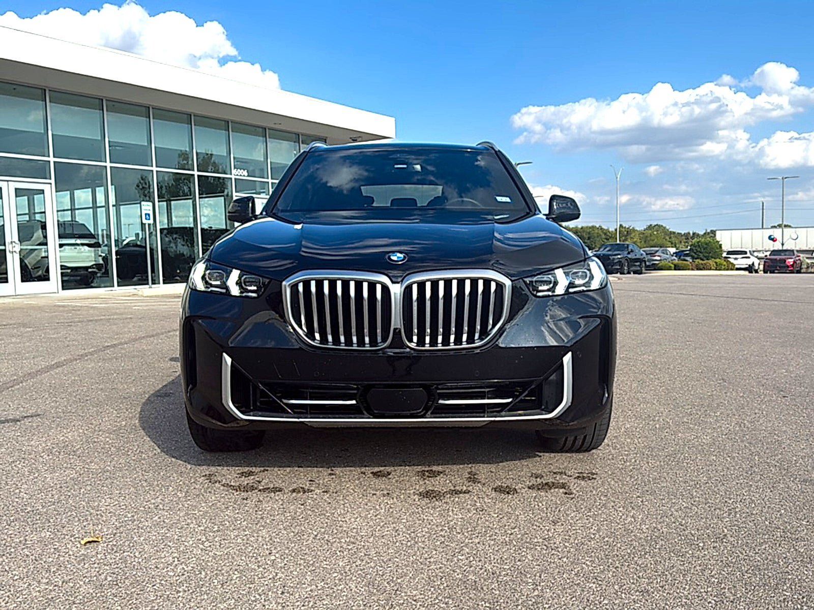 Used 2024 BMW X5 xDrive40i w/ Premium Package AWD/4WD image 2