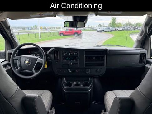 Used 2025 Chevrolet Express 3500 LS RWD image 7