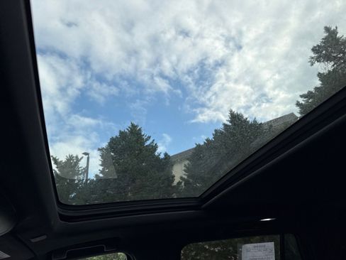 Used 2023 Chevrolet Tahoe Premier image 28