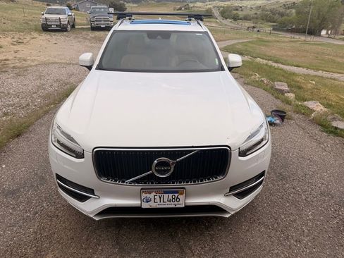 Used 2018 Volvo XC90 T6 Momentum w/ Convenience Package AWD/4WD image 3