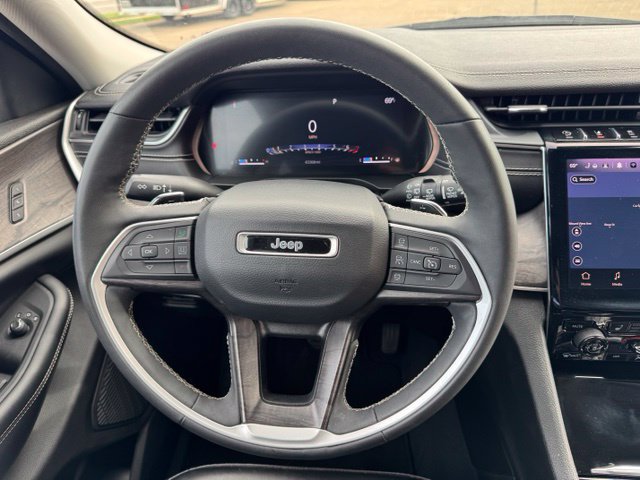 Used 2023 Jeep Grand Cherokee L Limited AWD/4WD image 18