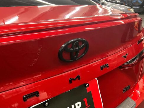 Used 2025 Toyota Camry SE w/ Convenience Package image 30