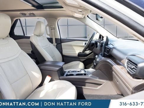 Used 2020 Ford Explorer Platinum w/ Premium Technology Package AWD/4WD image 23